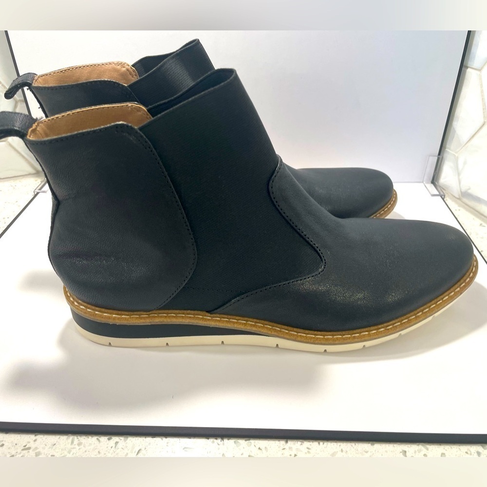 Kelly & Katie Arlo Wedge Boots Black Leather Size 10 Stretch Pull On Booties
